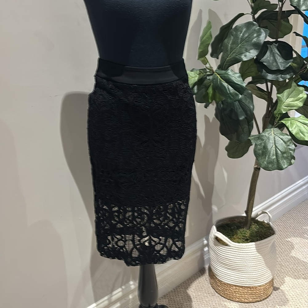 CACHE BLACK LACE PENCIL SKIRT